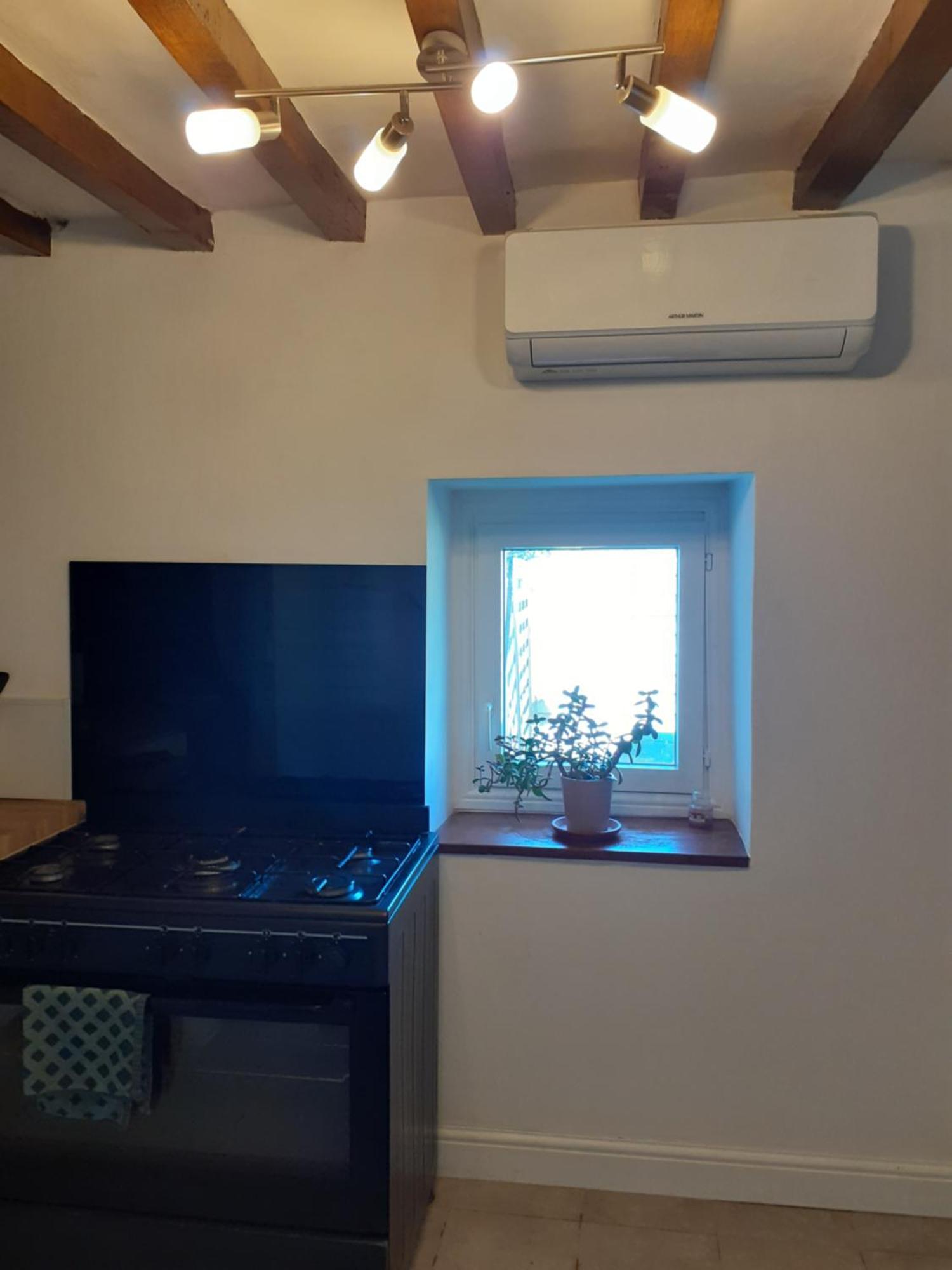 Orgères-la-Roche Wildberry Cottage מראה חיצוני תמונה